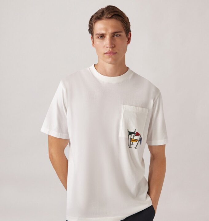 UNISEX FLAGS POCKET GRAPHIC TEE