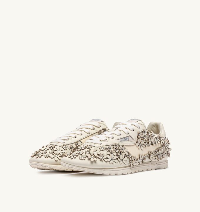 WINDSPIN FLOWERS SNEAKERS IN MARSHMALLOW LEATHER