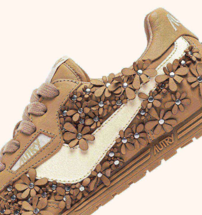 WINDSPIN FLOWERS SNEAKERS IN STAR FISH LEATHER