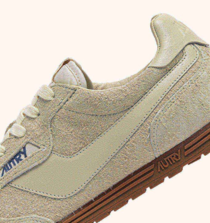 WINDSPIN SNEAKERS IN BISCUIT SUEDE AND LEATHER