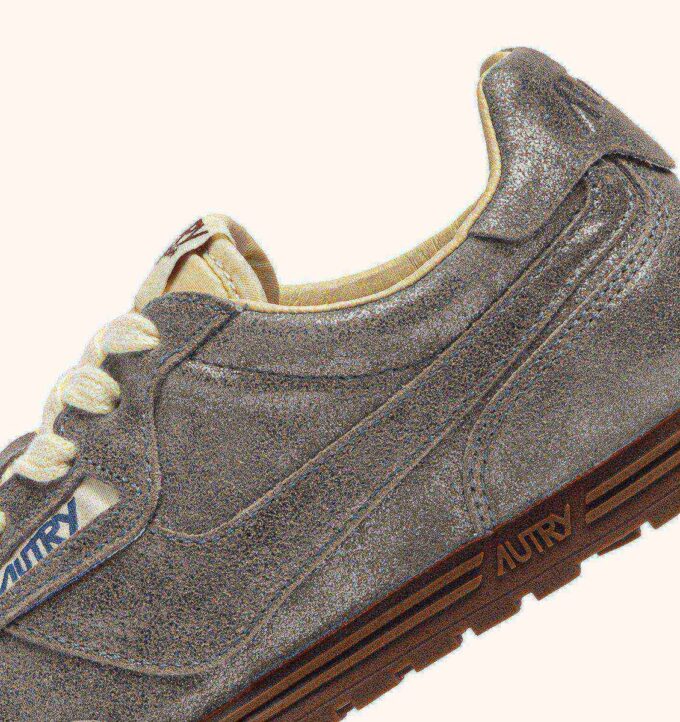 WINDSPIN SNEAKERS IN GLITTER SILVER SUEDE